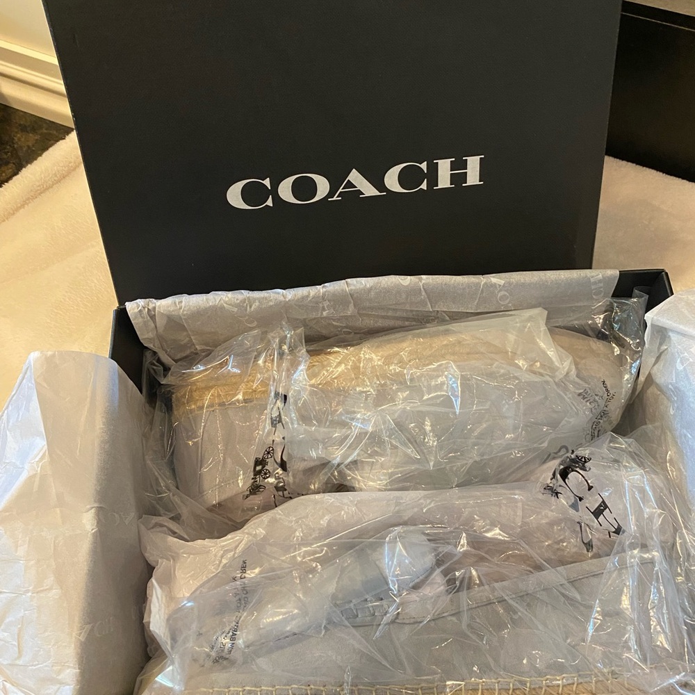 COACH Women's Pearl Slip On Cap Toe Flats - Picture 7 of 8